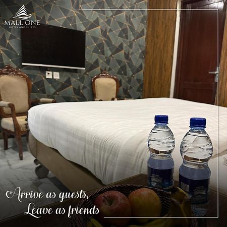 Hotel Gulberg Lodges Mall Road Near Gym Khana Club ラホール エクステリア 写真